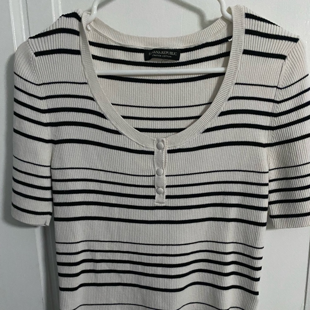 Banana Republic stripped sweater cute button up